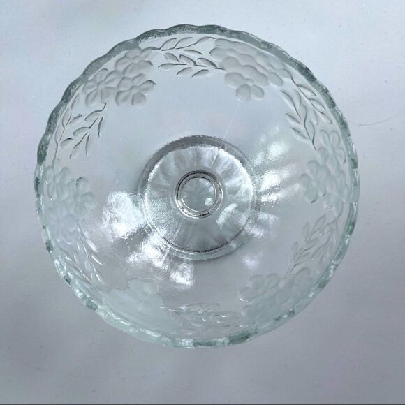 Vintage Dessert Footed Pressed Glass Bowls • Raised Frosted Daisy Pattern - Picture 6 of 9